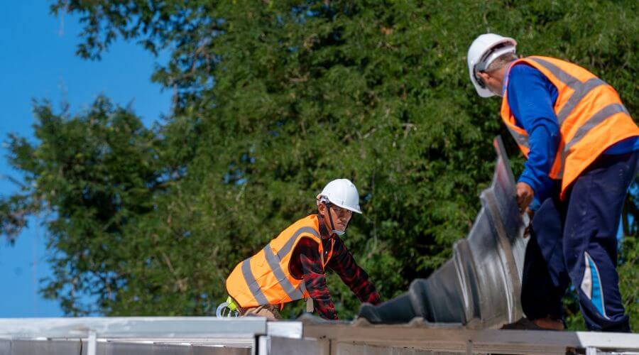Professional gutter cleaning in Kennewick, WA